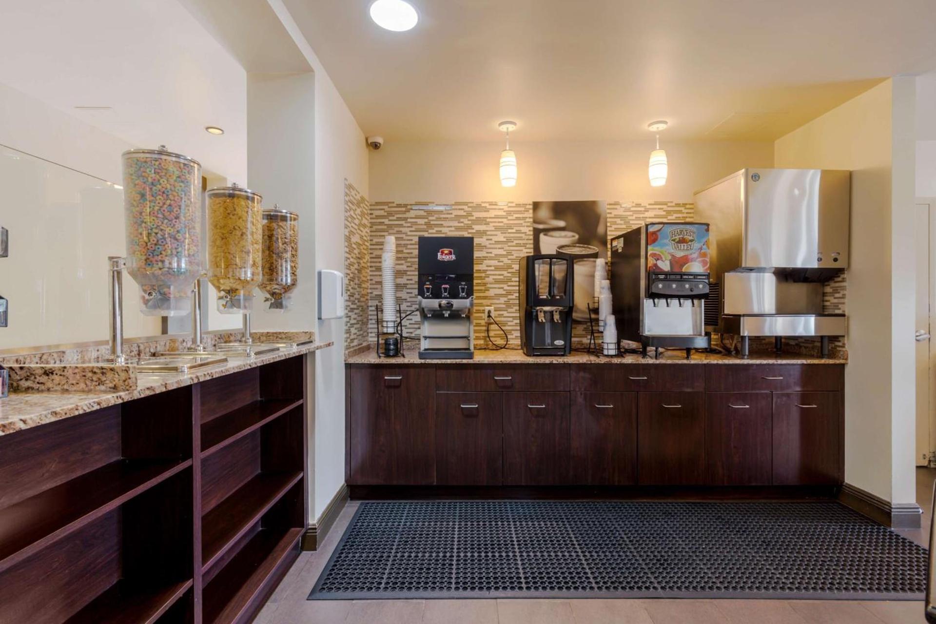 Best Western Plus Miami Airport North Hotel & Suites photo 40