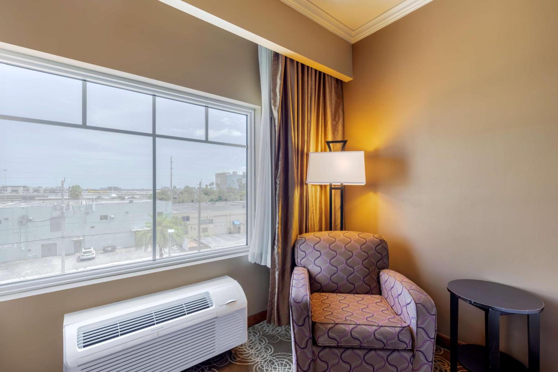 Best Western Plus Miami Airport North Hotel & Suites photo 16