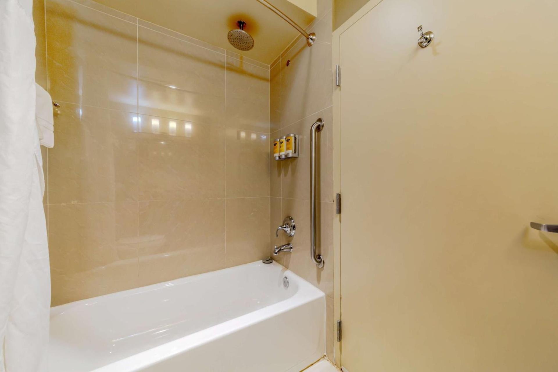 Best Western Plus Miami Airport North Hotel & Suites photo 32