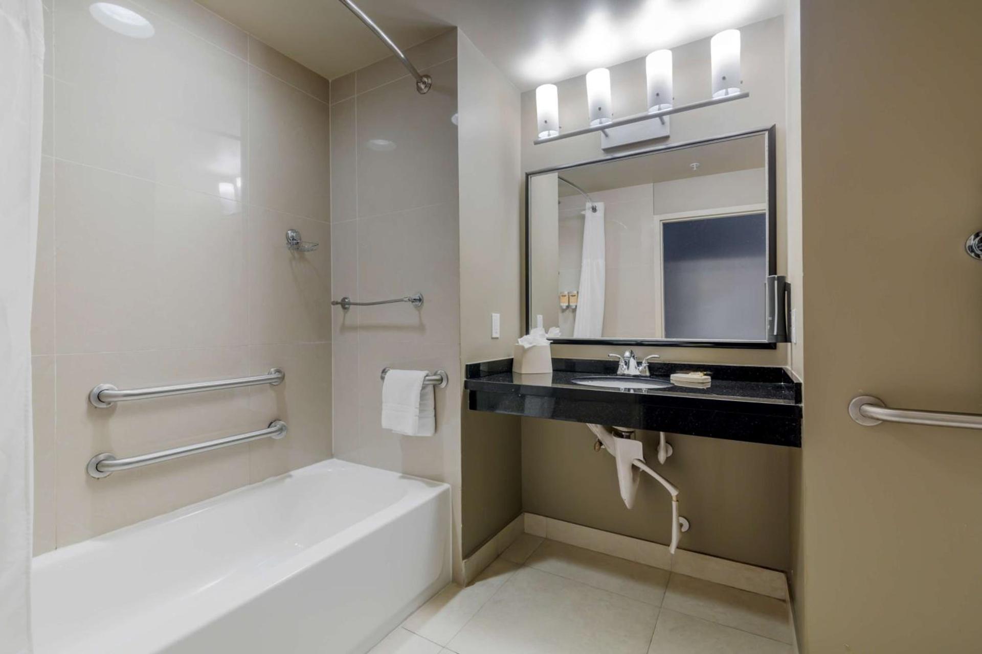 Best Western Plus Miami Airport North Hotel & Suites photo 37