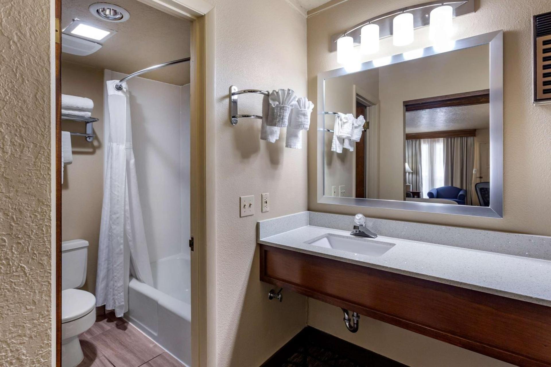 Best Western Dunmar Inn photo 21