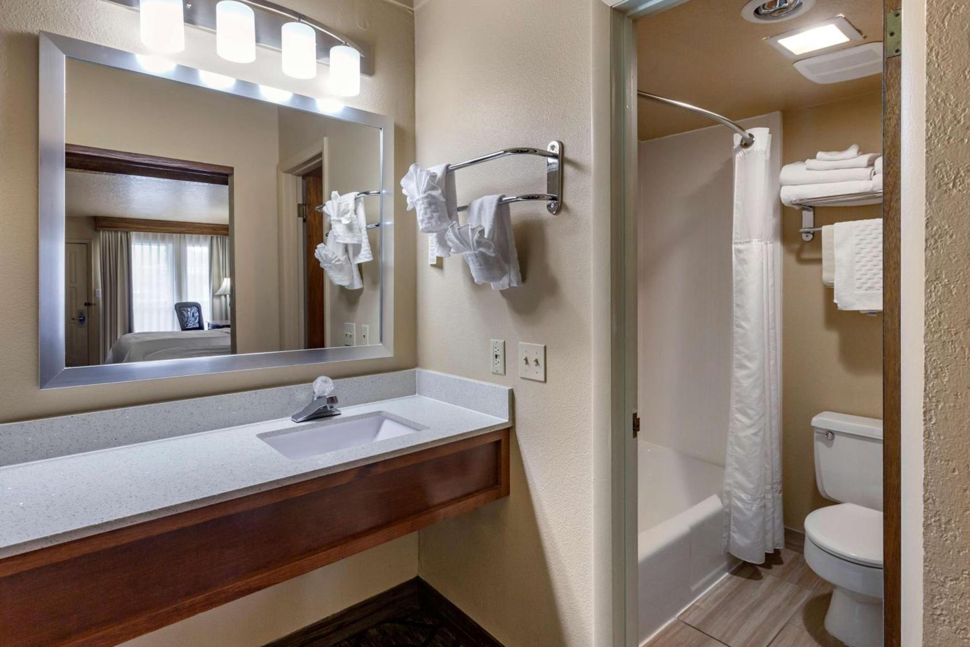 Best Western Dunmar Inn photo 22