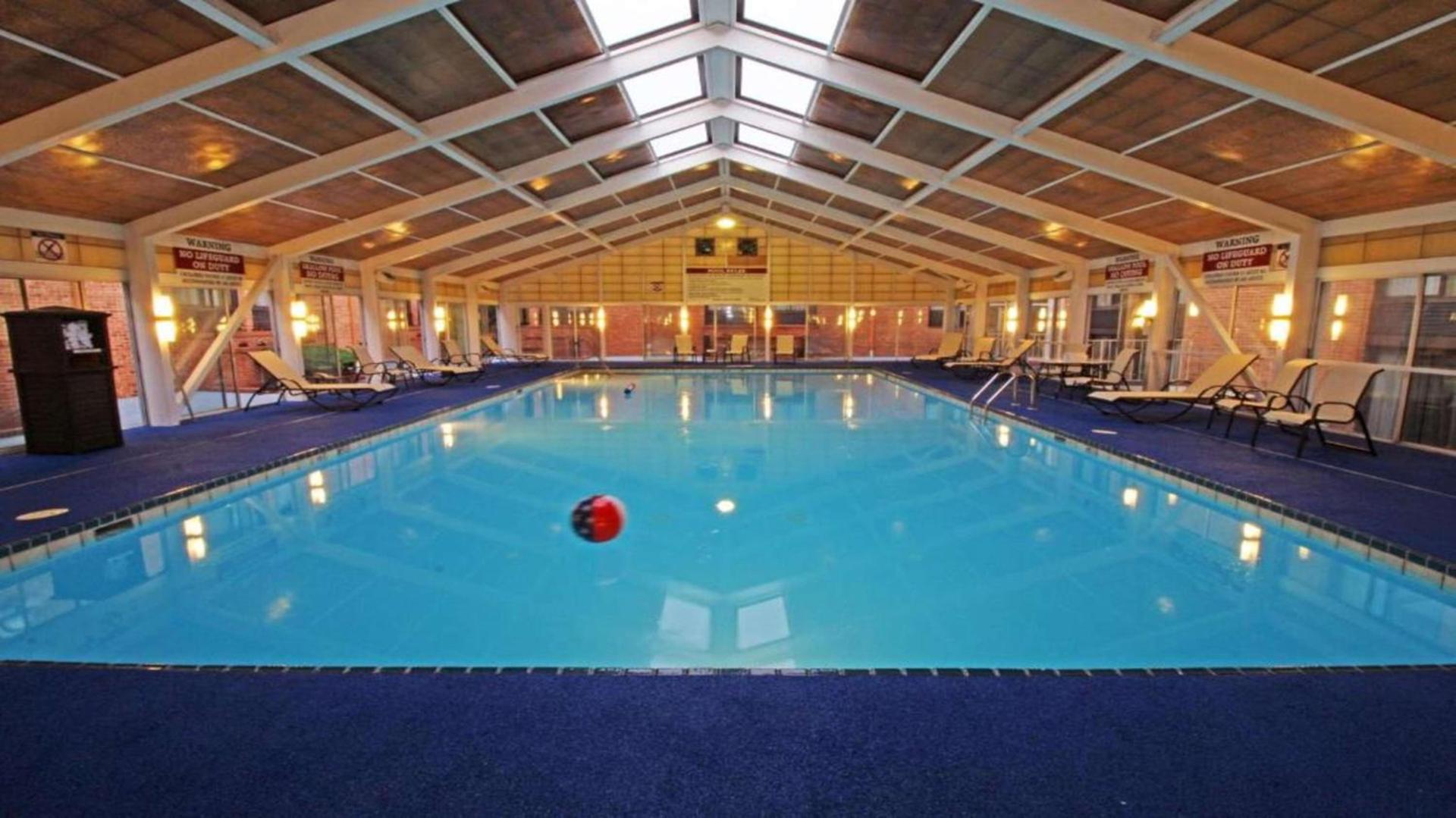 Quality Inn & Suites photo 2