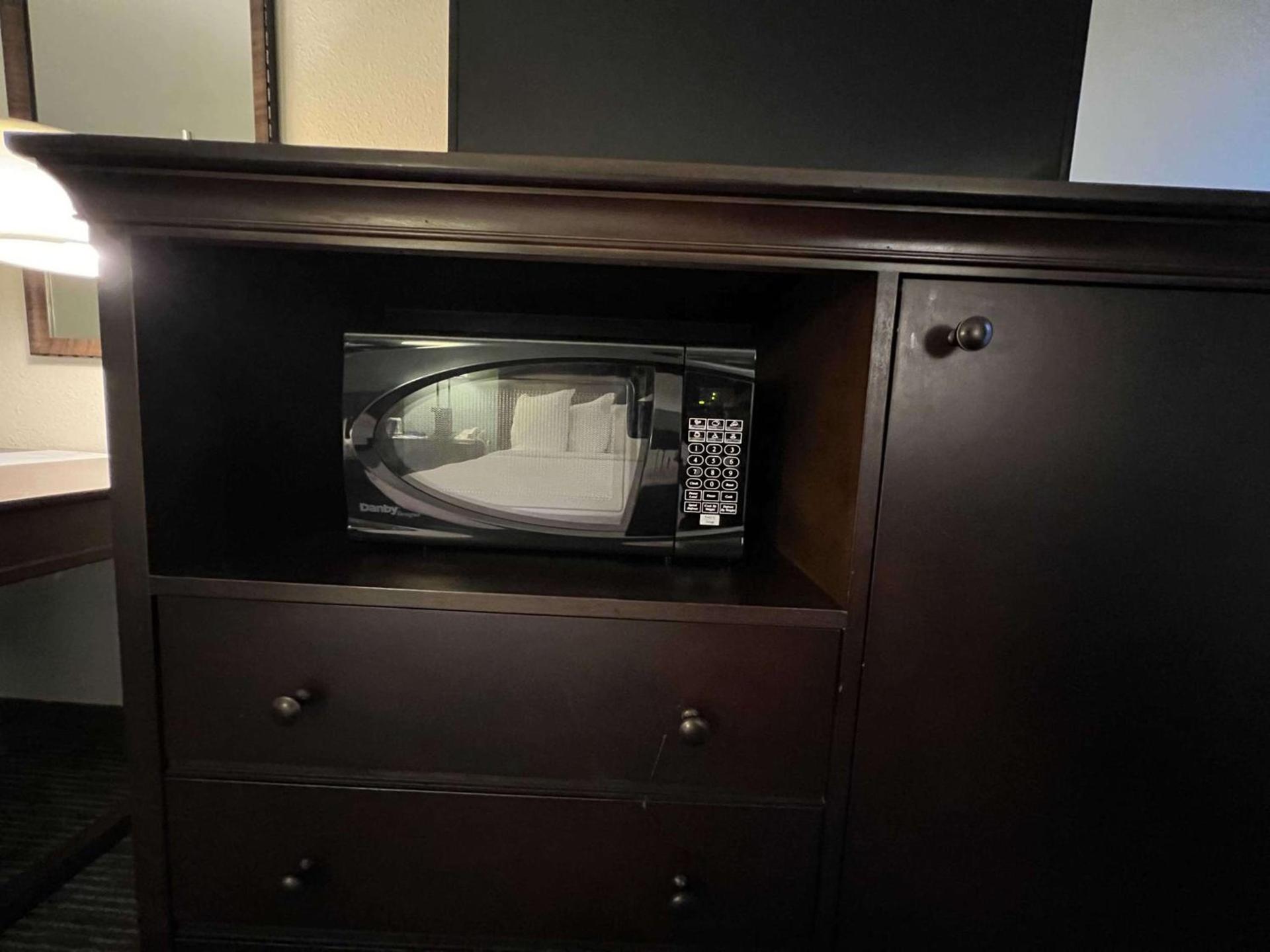Quality Inn & Suites photo 16