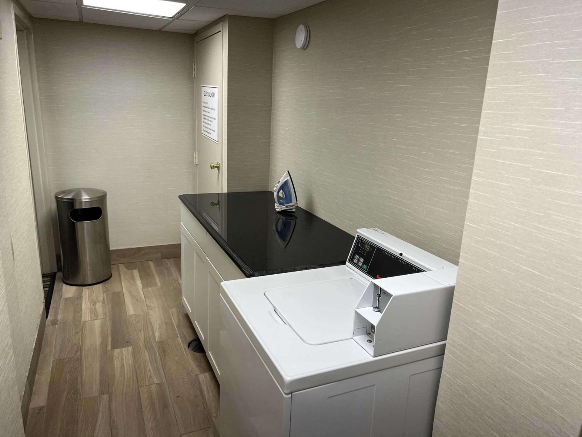 Quality Inn & Suites photo 23