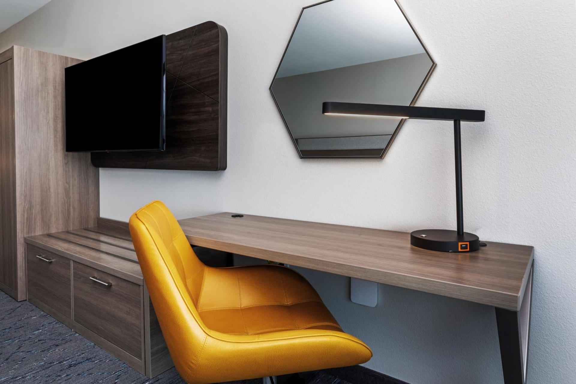 Holiday Inn Express & Suites - Houston SW - Rosenberg by IHG photo 13