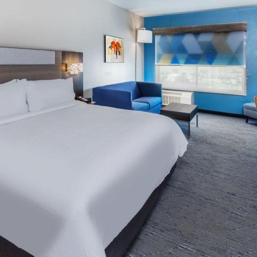 Holiday Inn Express & Suites - Houston SW - Rosenberg by IHG photo 17
