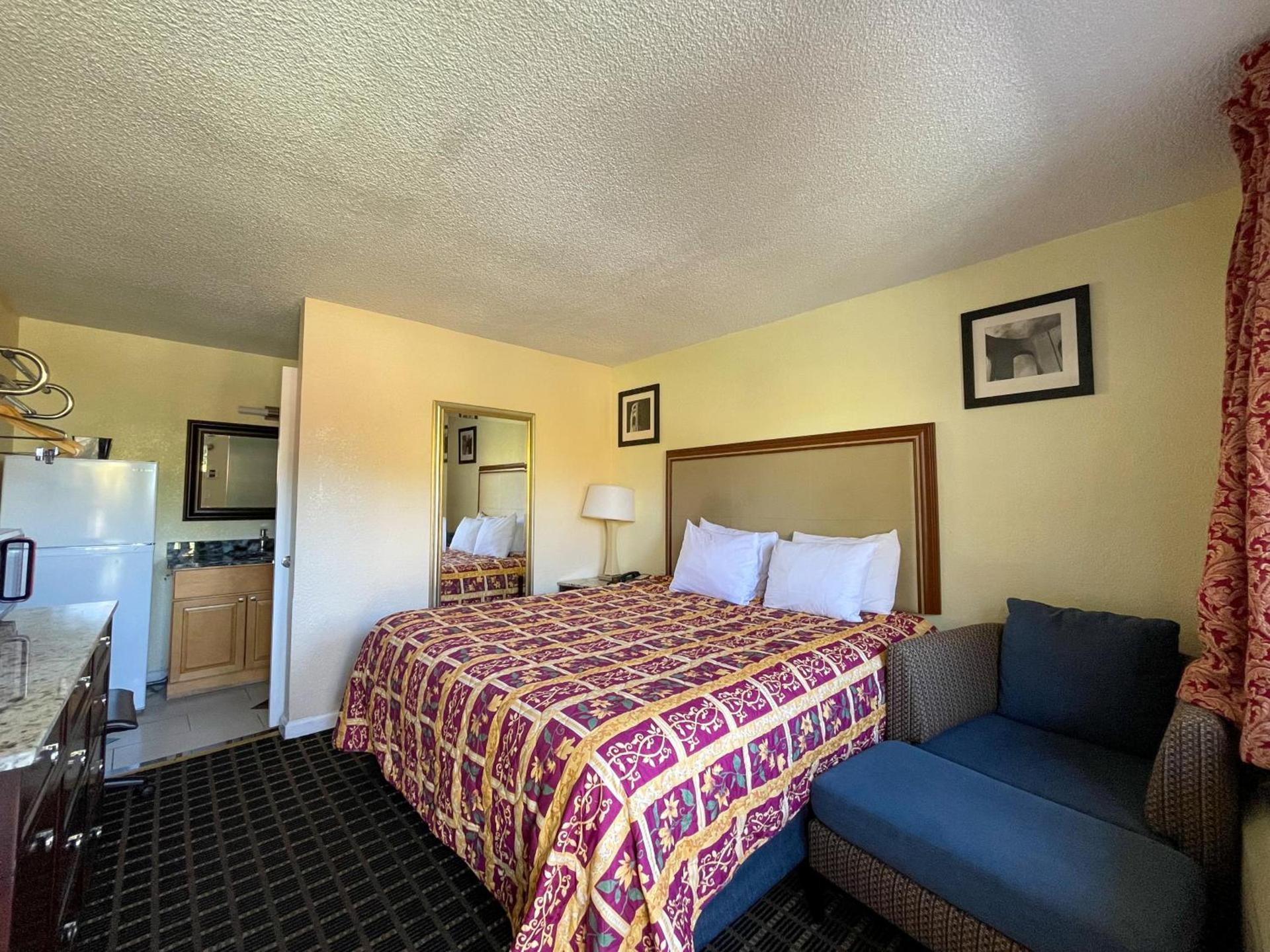 Motel 7 - Near Six Flags, Vallejo - Napa Valley photo 34
