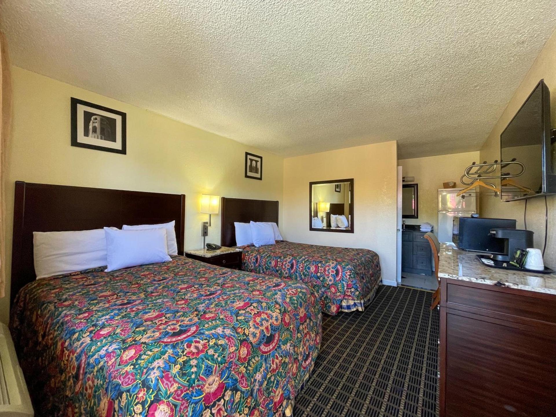 Motel 7 - Near Six Flags, Vallejo - Napa Valley photo 15