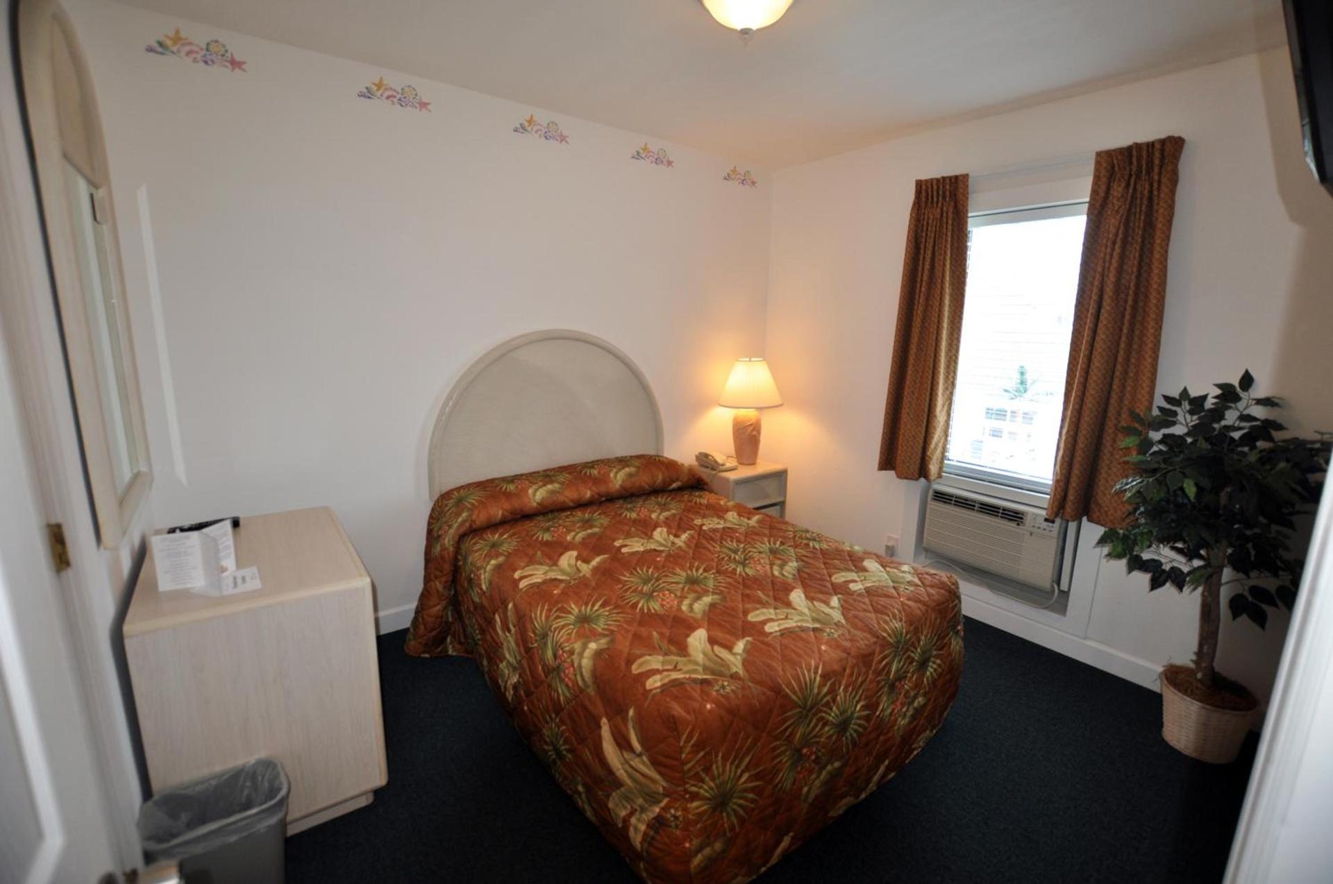 Riviera Resort & Suites photo 25