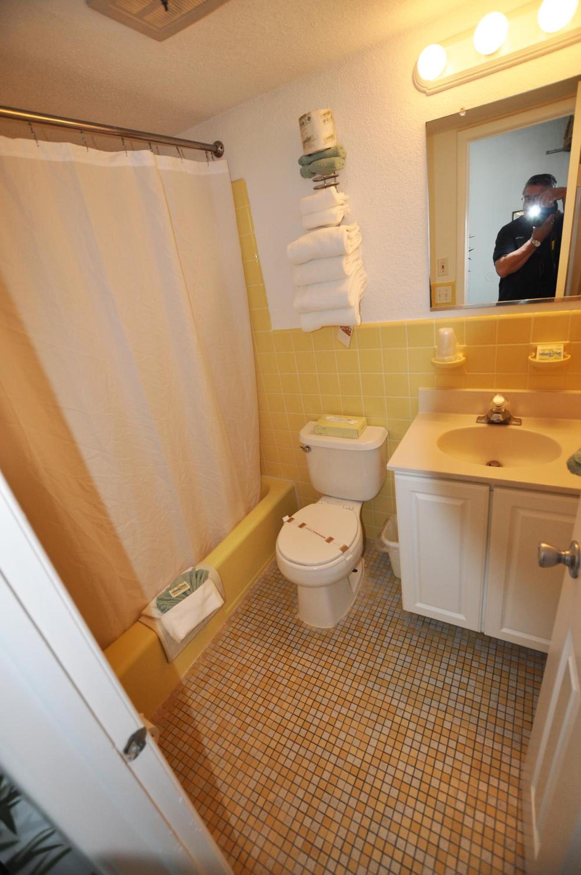 Riviera Resort & Suites photo 13