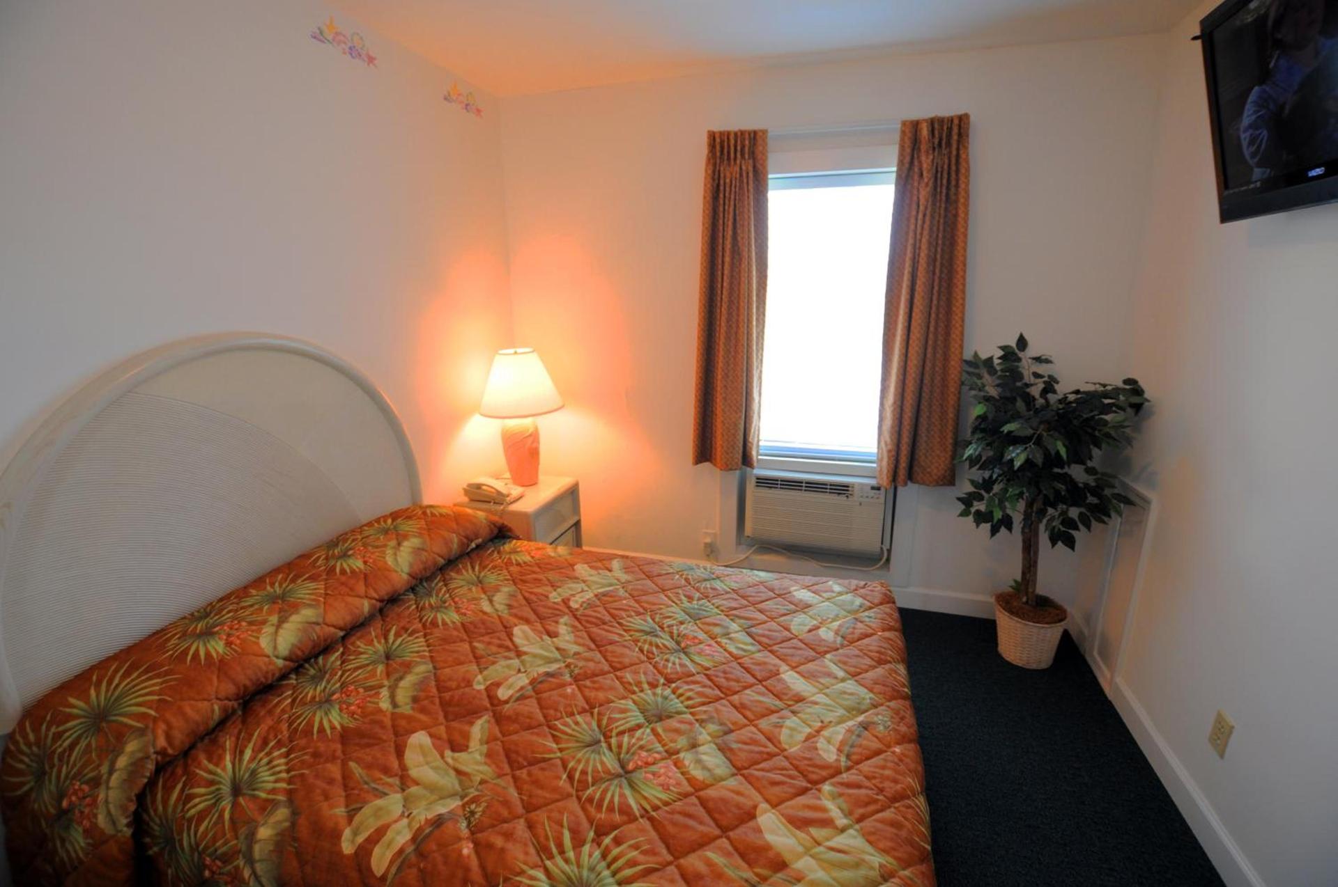 Riviera Resort & Suites photo 28
