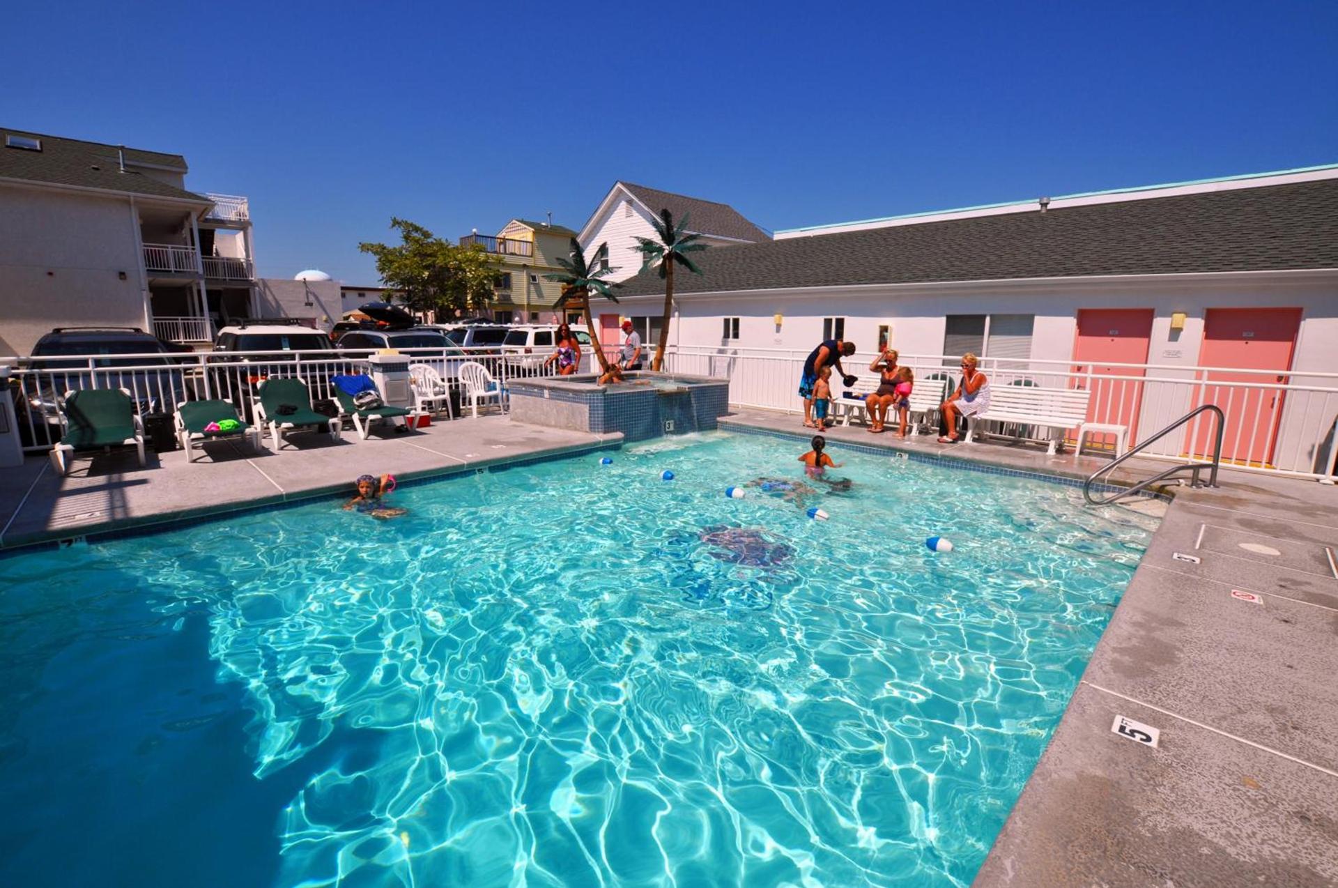 Riviera Resort & Suites photo 2