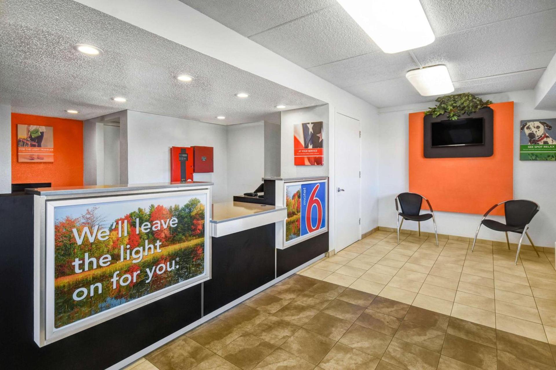 Motel 6-Memphis, TN - Downtown photo 2