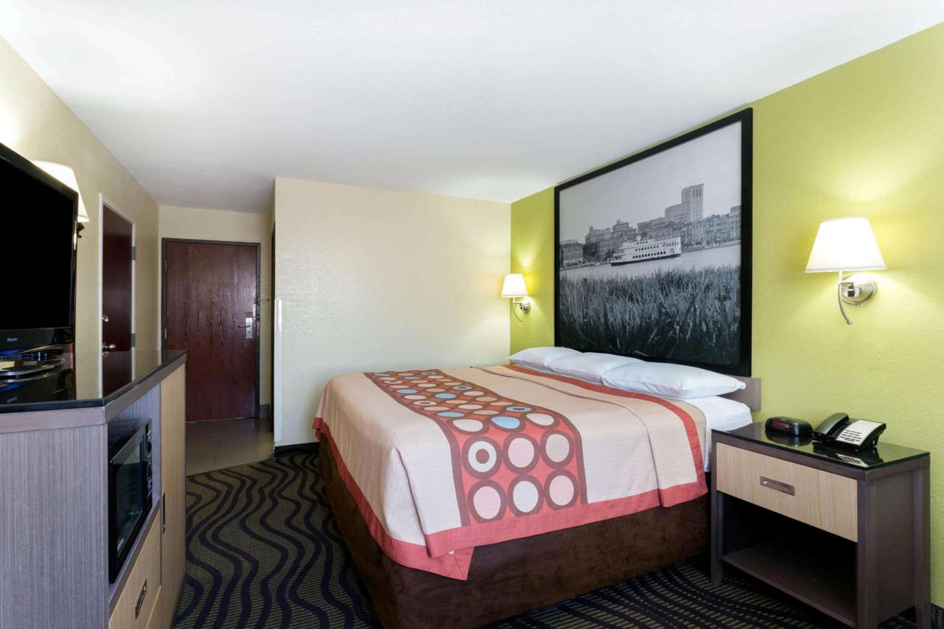 Super 8 by Wyndham Brunswick/St Simons Island Area photo 22