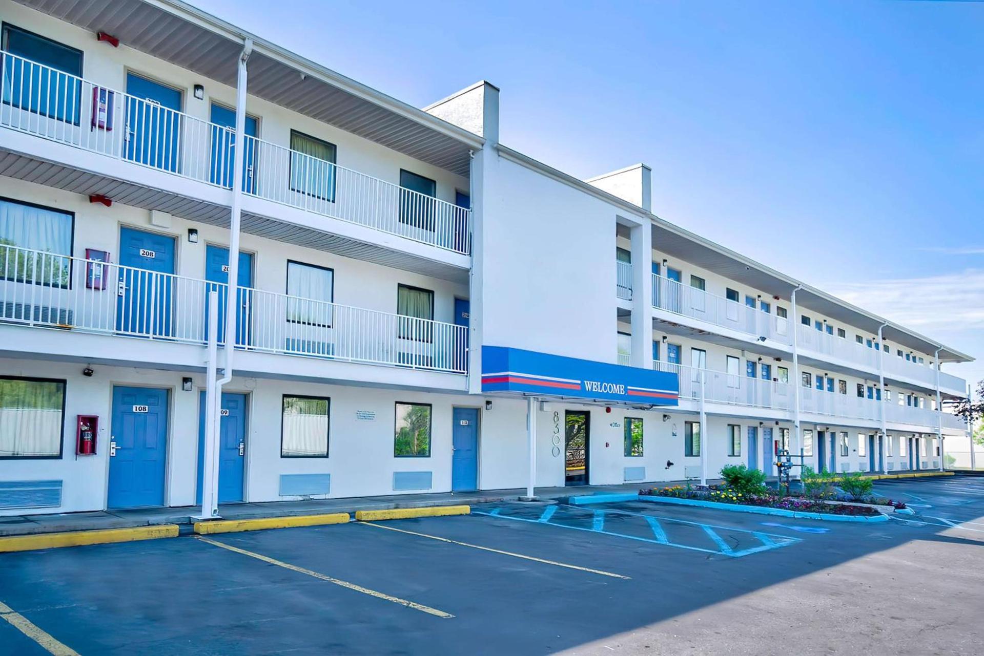 Motel 6-Warren, MI - Detroit East photo 4