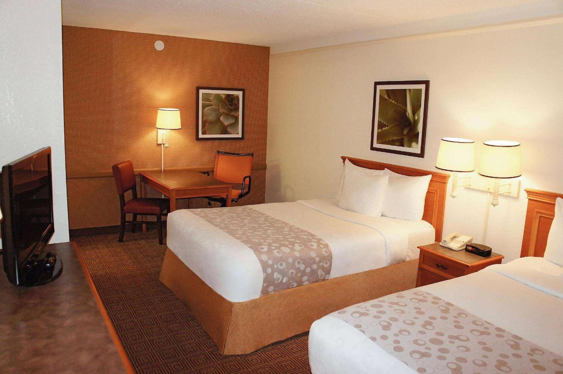 Econo Lodge Augusta North - Washington Road photo 11