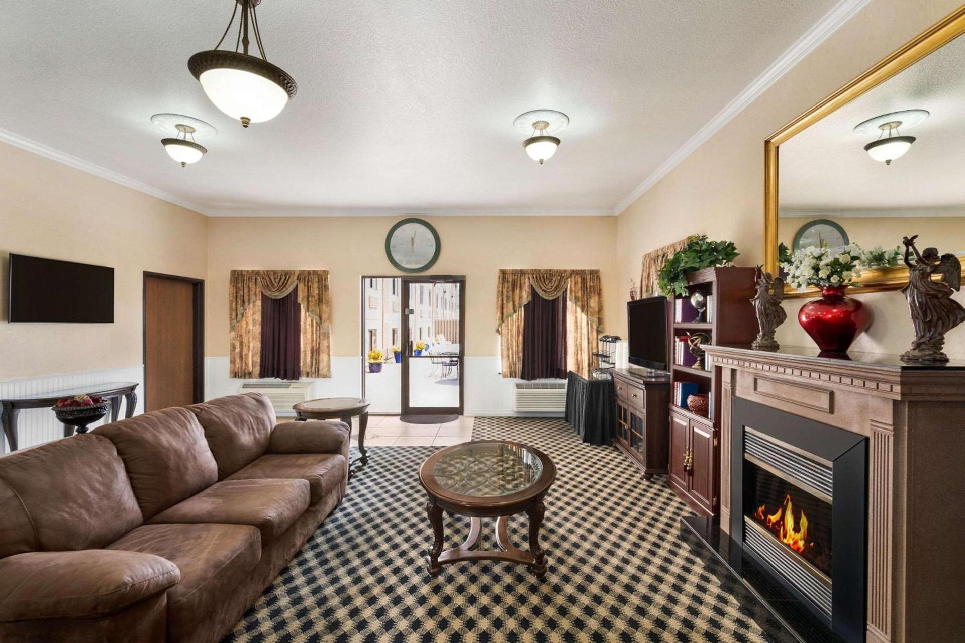 Quality Inn Wenatchee-Leavenworth photo 2