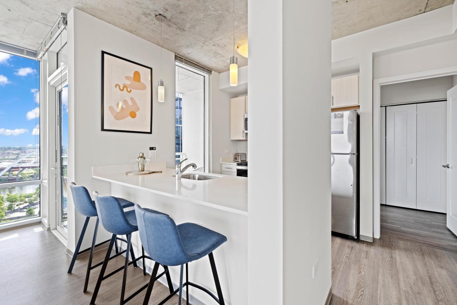Placemakr Premier SoBro photo 18