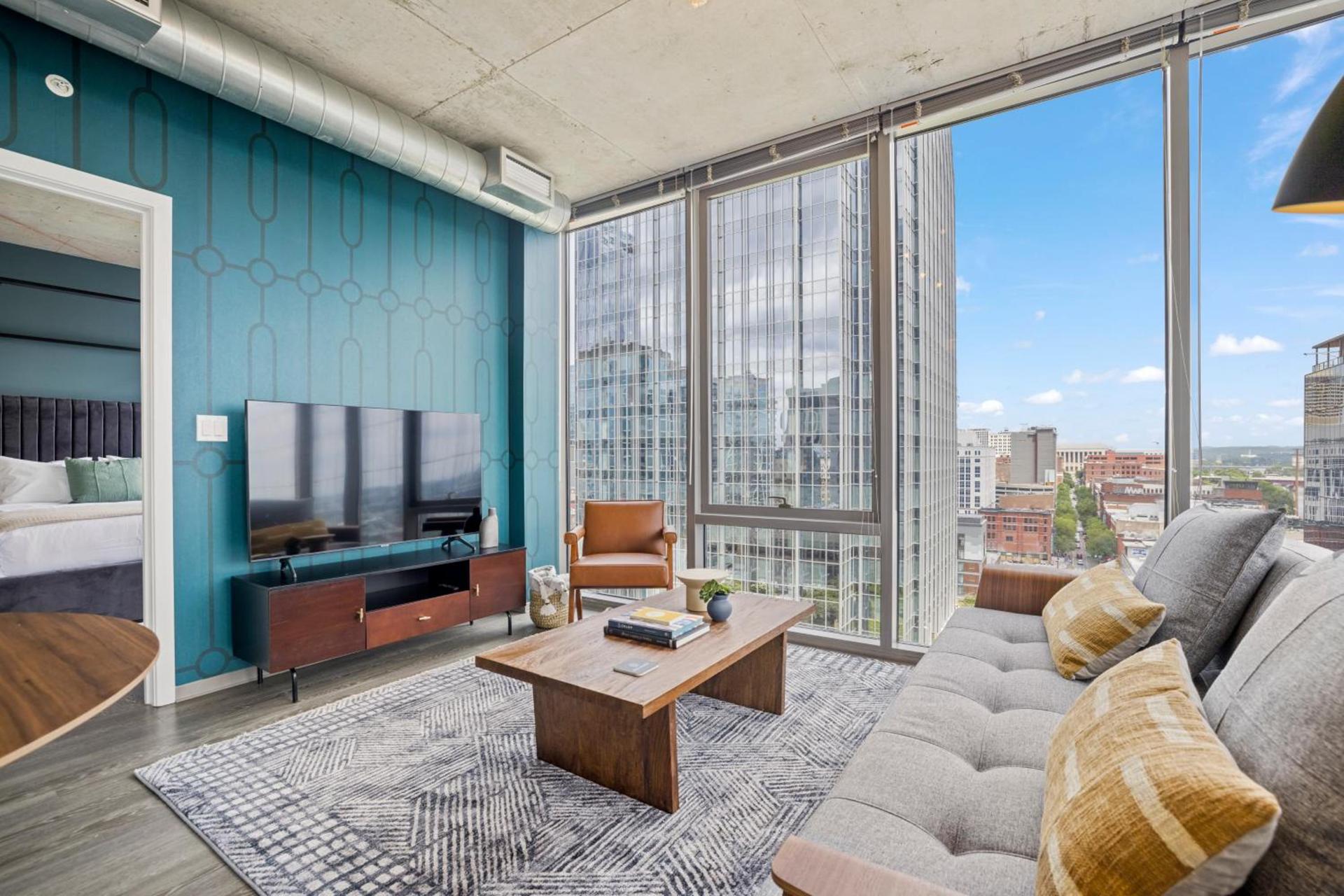 Placemakr Premier SoBro photo 25