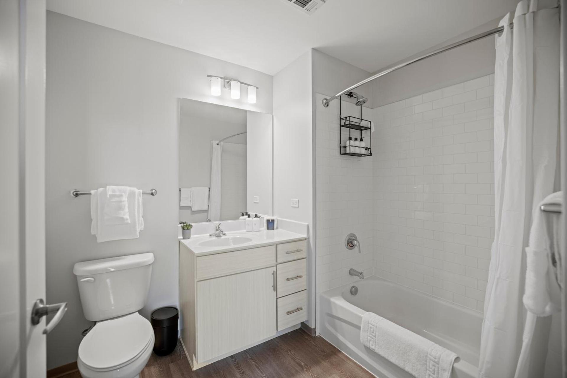Placemakr Premier SoBro photo 42