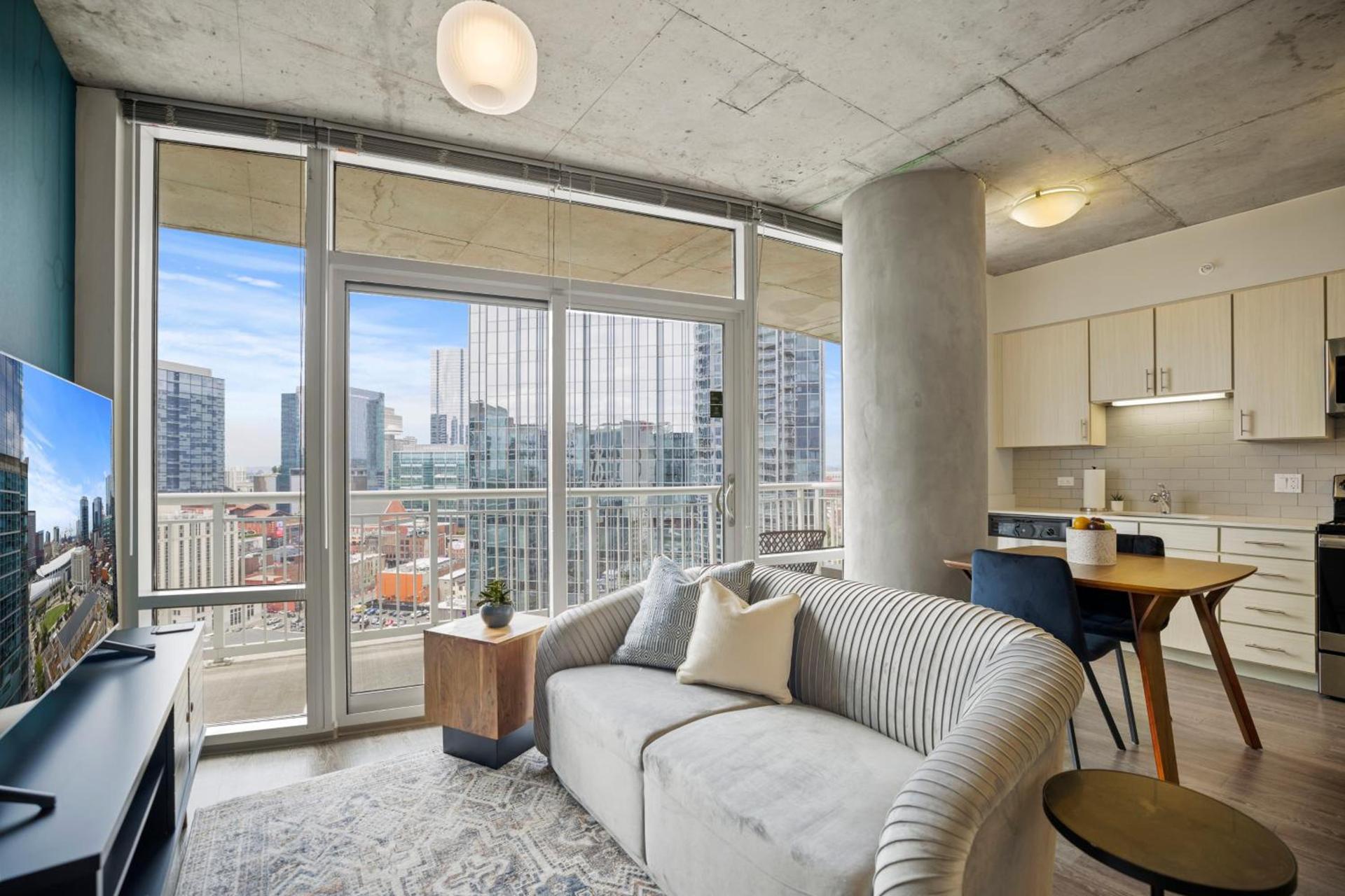 Placemakr Premier SoBro photo 40