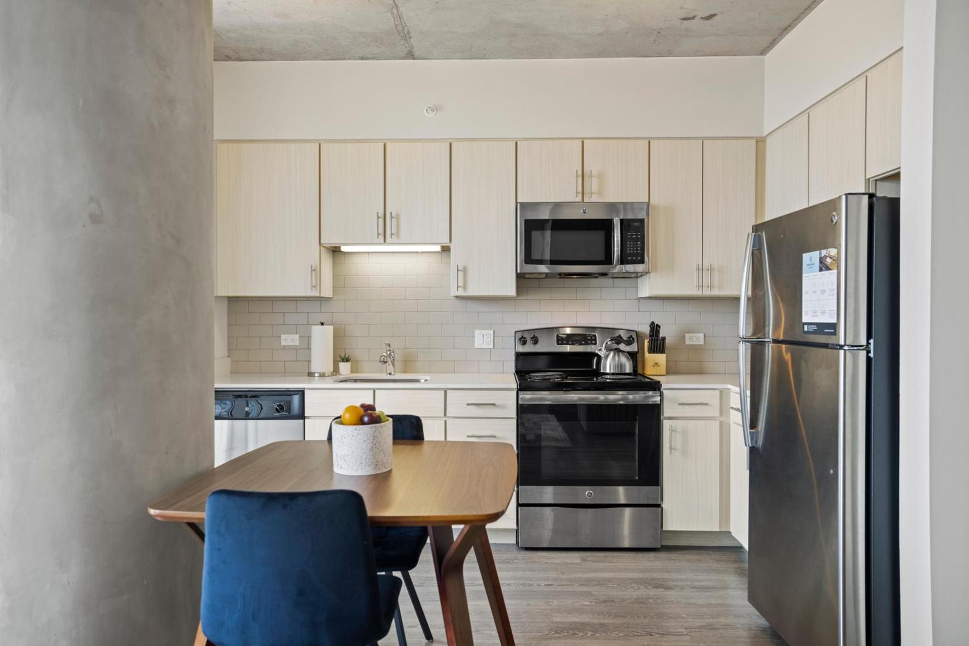 Placemakr Premier SoBro photo 38