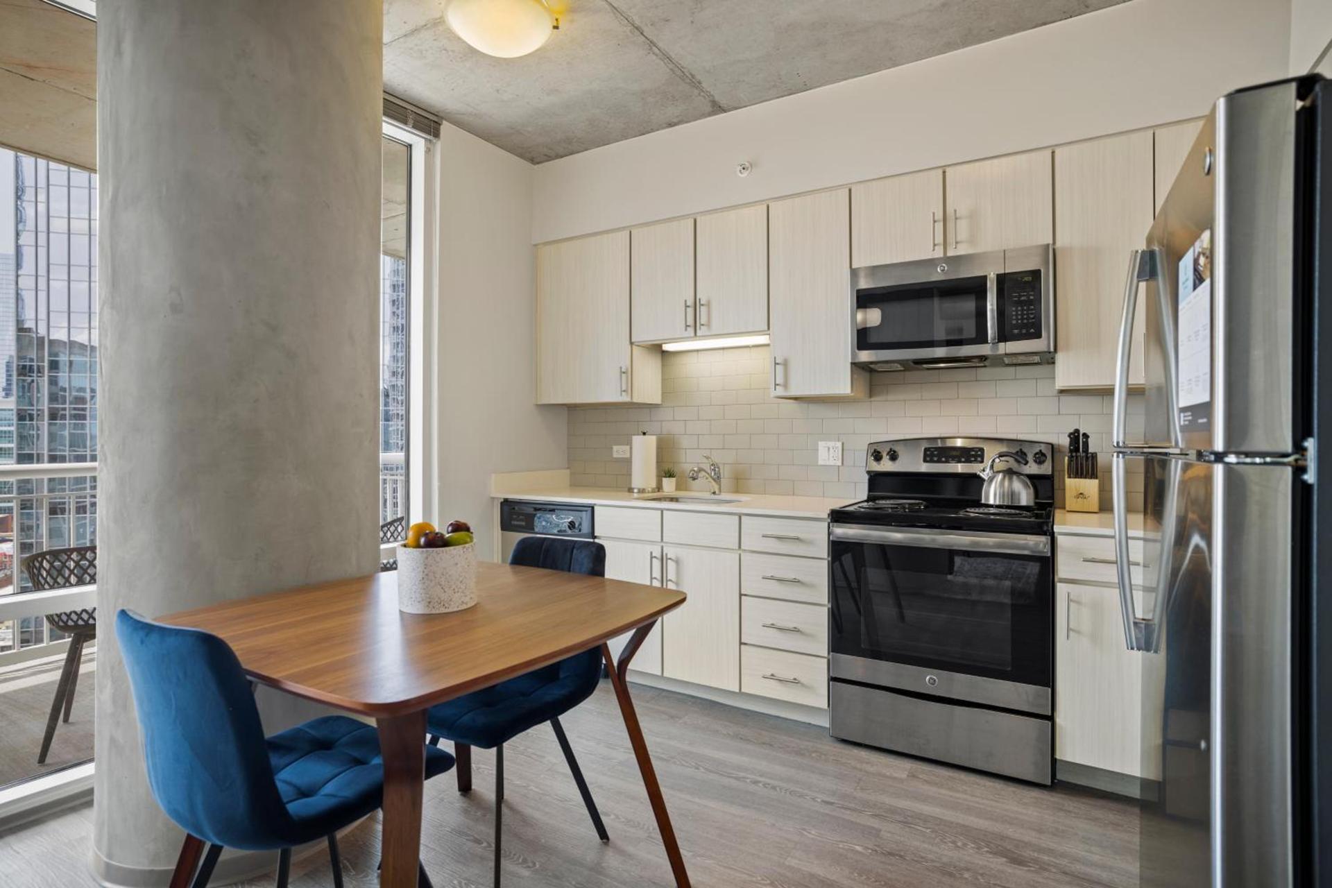 Placemakr Premier SoBro photo 33
