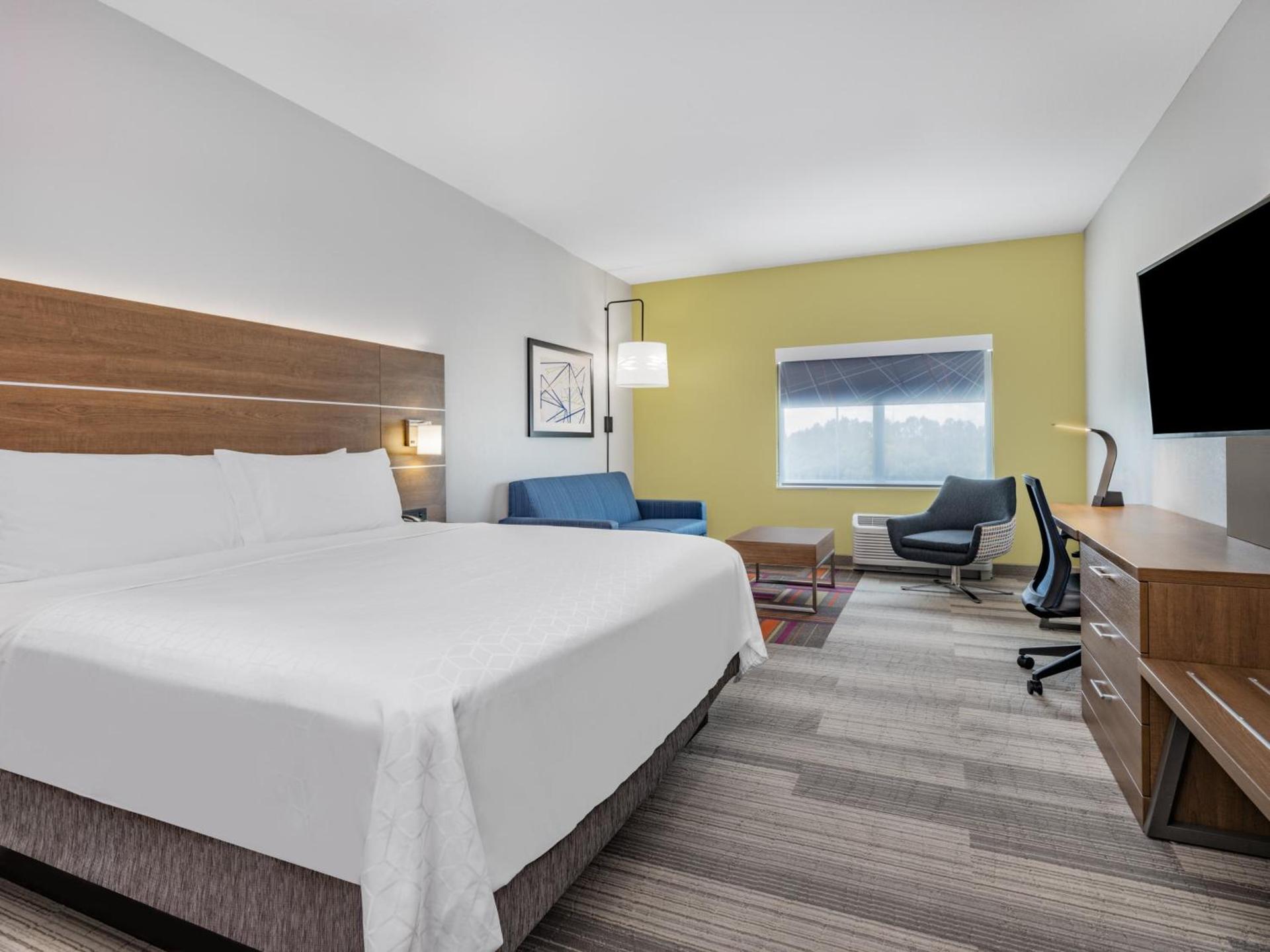 Holiday Inn Express & Suites - Ruskin by IHG photo 38