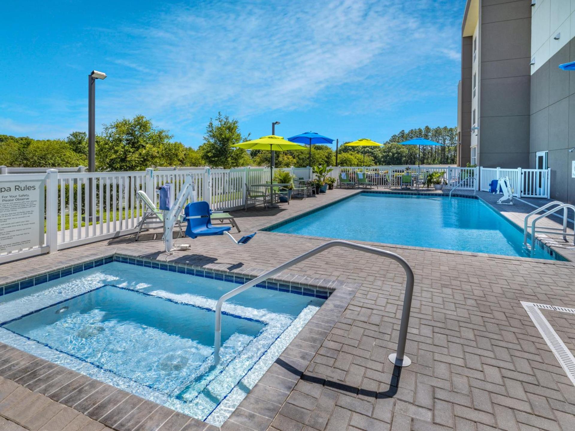 Holiday Inn Express & Suites - Ruskin by IHG photo 23