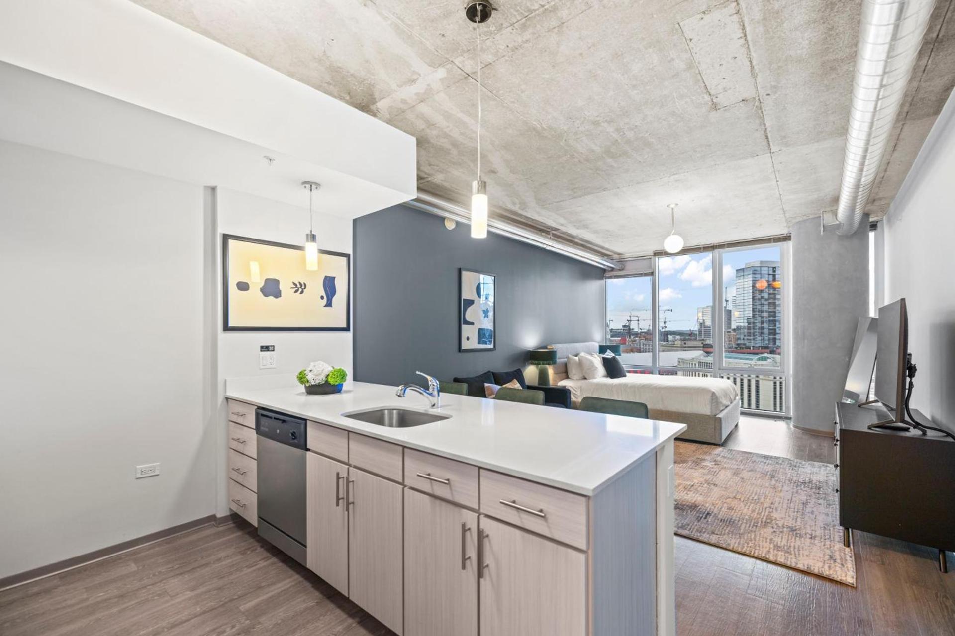 Placemakr Premier SoBro photo 53
