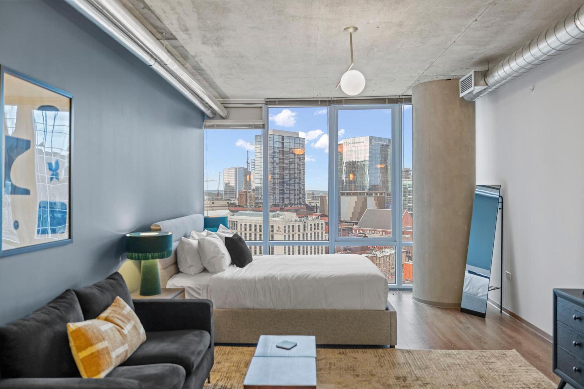 Placemakr Premier SoBro photo 54