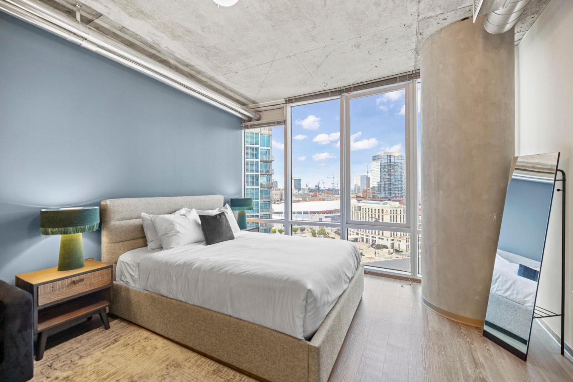 Placemakr Premier SoBro photo 45