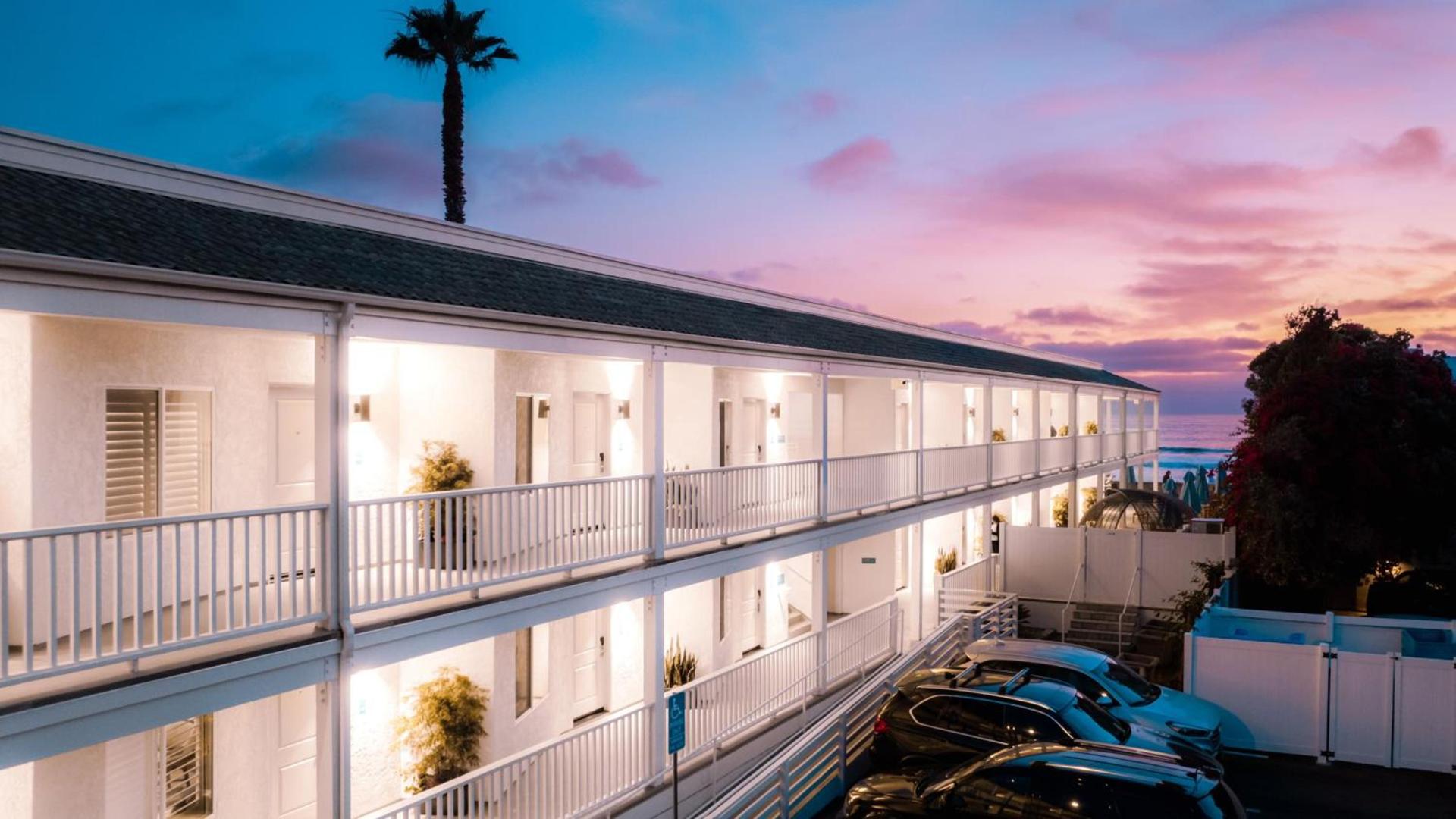 Del Mar Beach Hotel photo 42