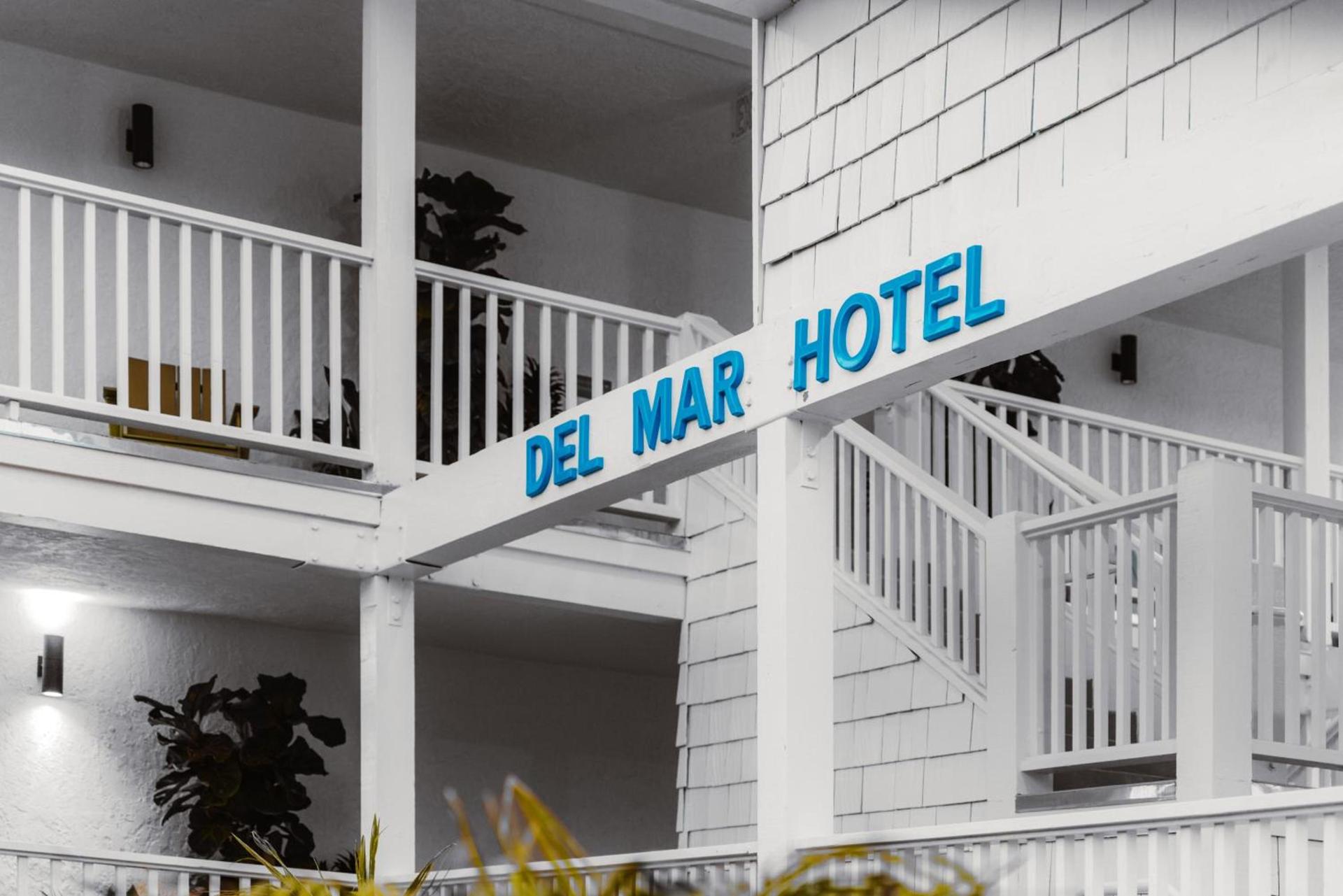 Del Mar Beach Hotel photo 29