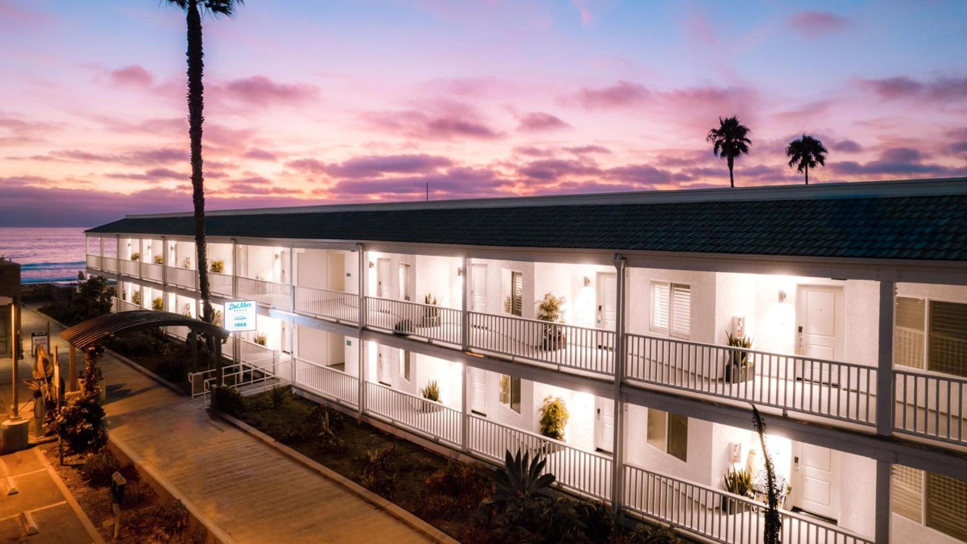 Del Mar Beach Hotel photo 25