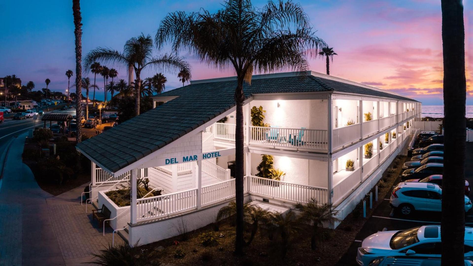 Del Mar Beach Hotel photo 1
