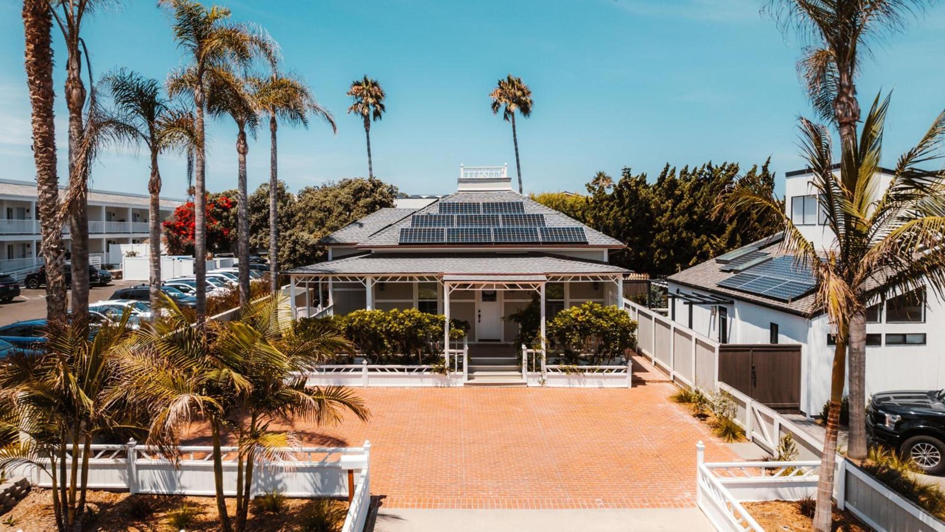 Del Mar Beach Hotel photo 41