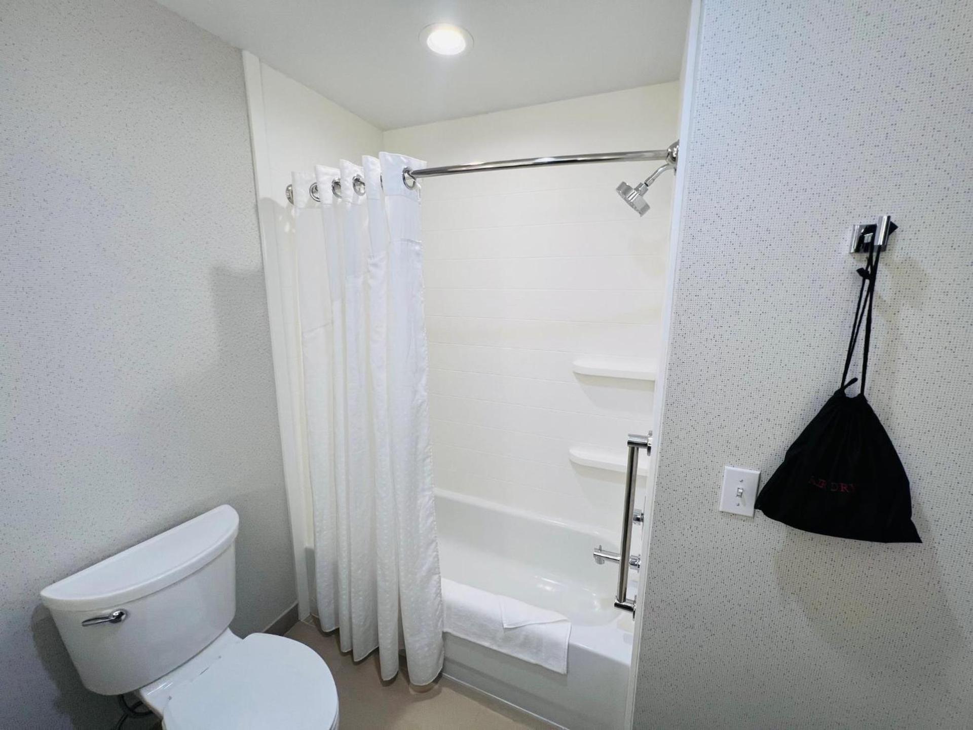 Holiday Inn Express & Suites Salinas by IHG photo 44