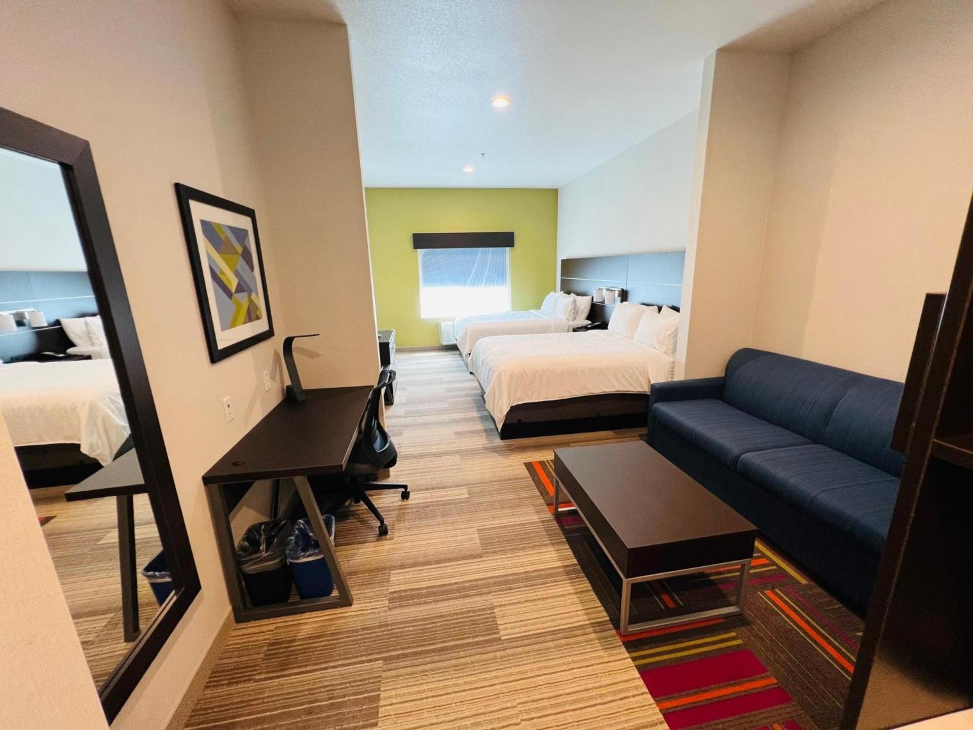 Holiday Inn Express & Suites Salinas by IHG photo 23
