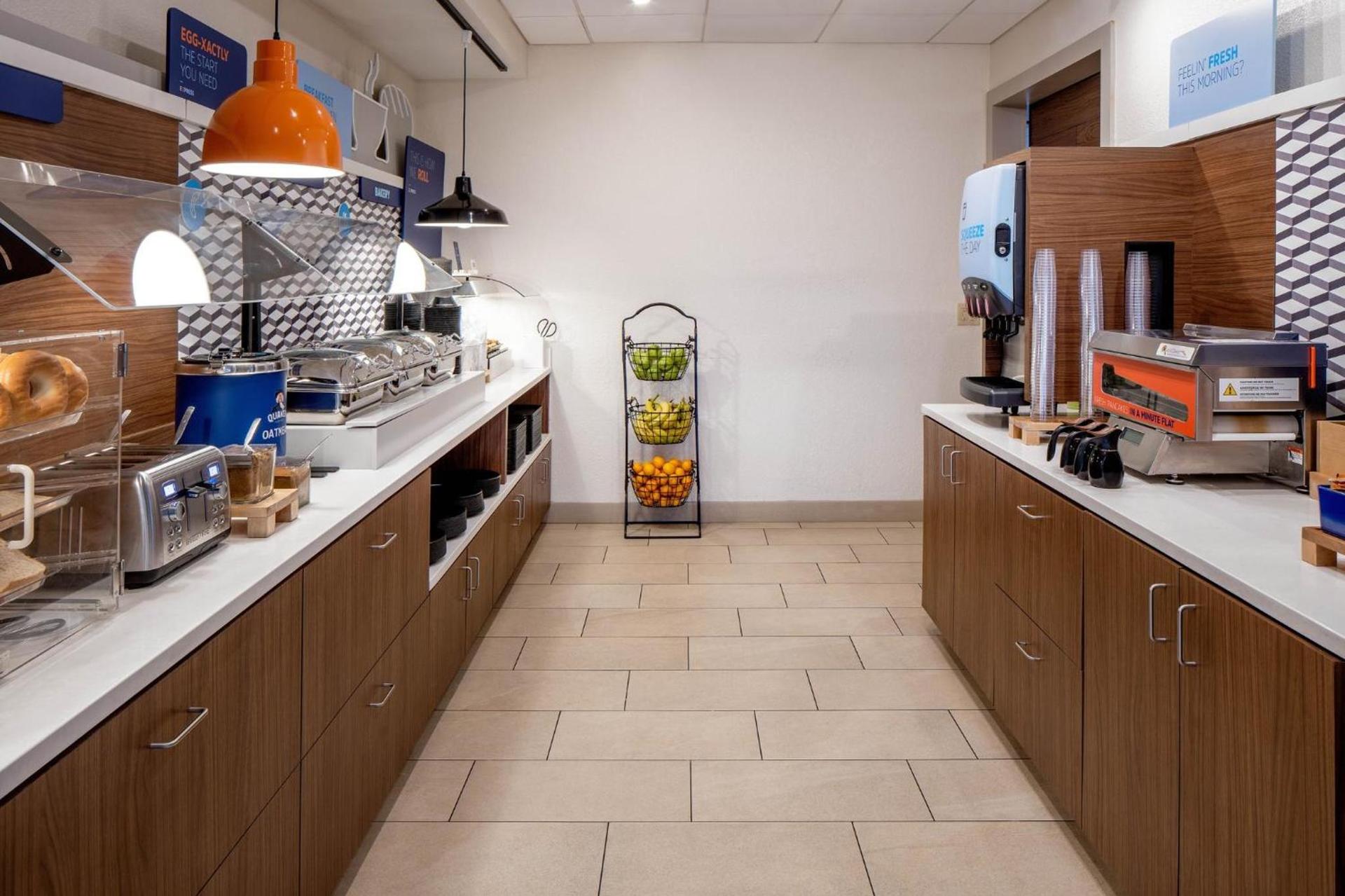 Holiday Inn Express New Orleans Downtown by IHG photo 28