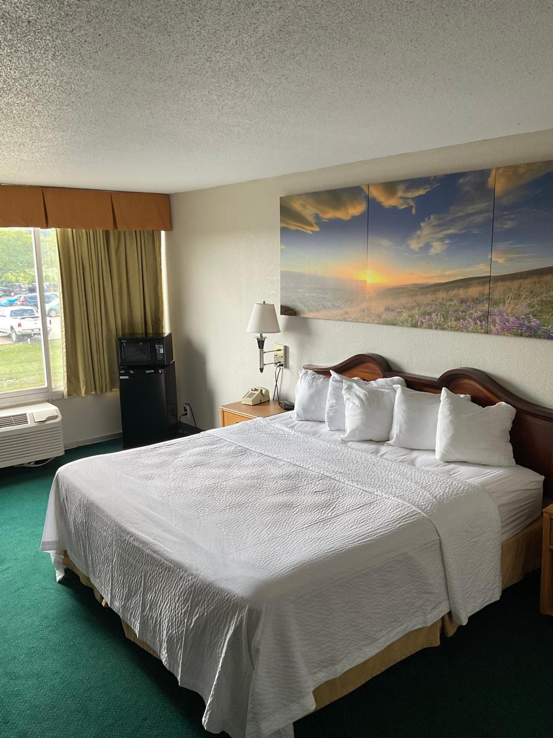 Days Inn by Wyndham Cambridge photo 28