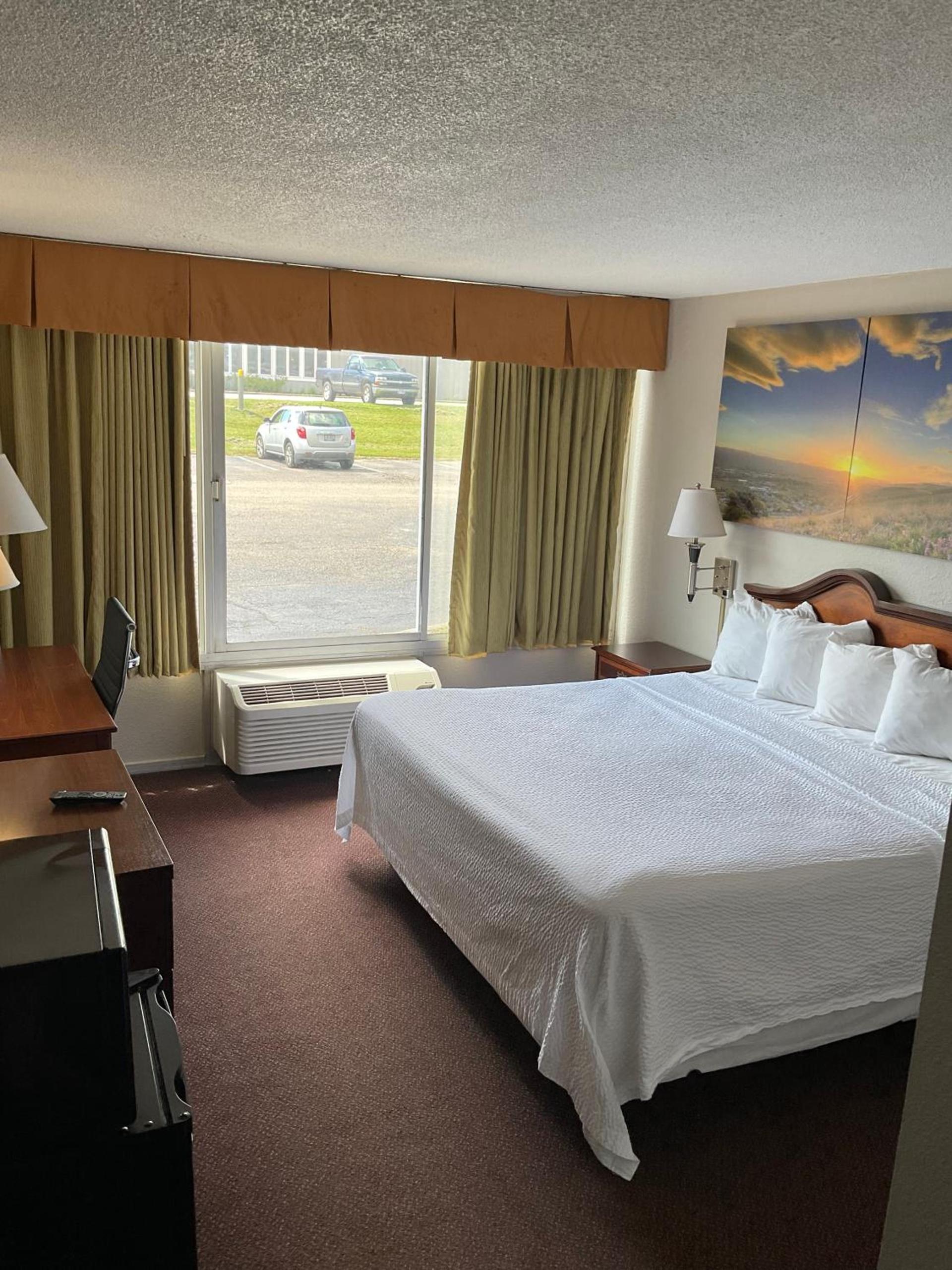 Days Inn by Wyndham Cambridge photo 26
