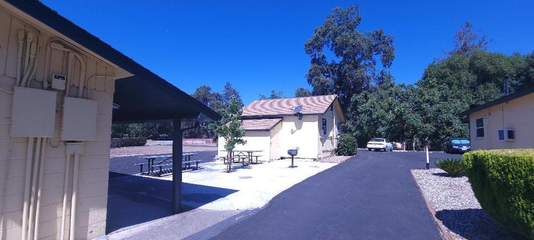 Lakeview Inn photo 24