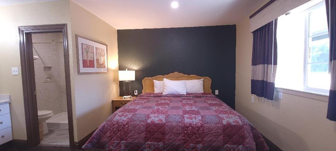 Lakeview Inn photo 34