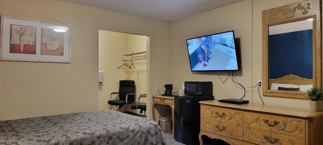 Lakeview Inn photo 42