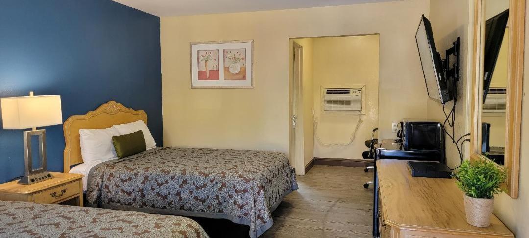 Lakeview Inn photo 38
