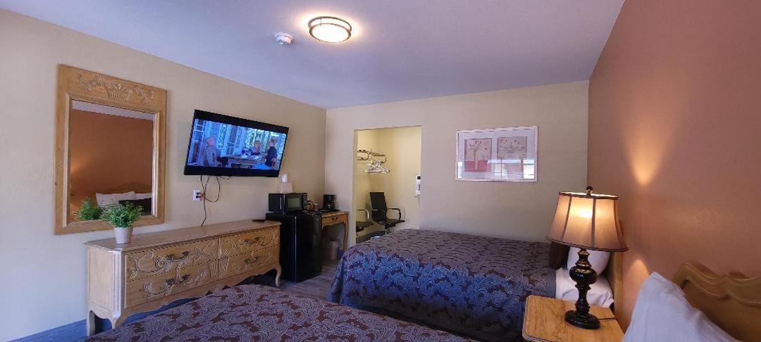 Lakeview Inn photo 44
