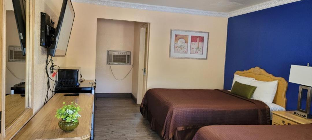 Lakeview Inn photo 55