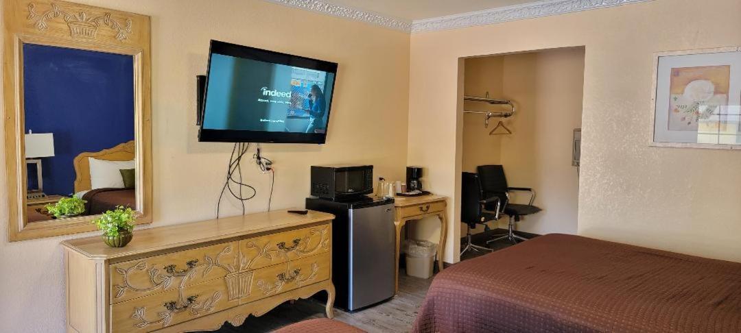 Lakeview Inn photo 54
